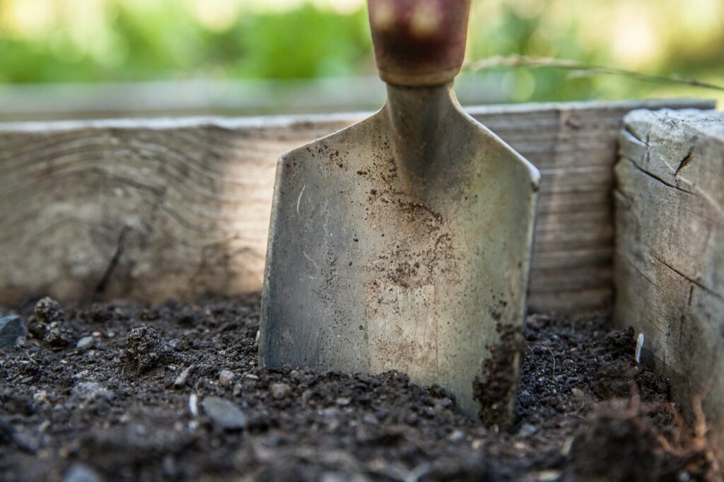 A Guide To Traditional Japanese Gardening Tools And Their Uses