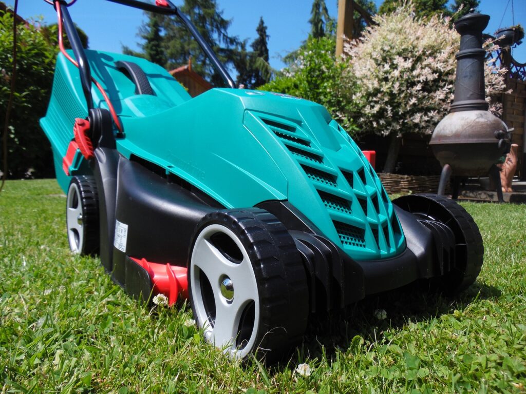 Common Mistakes To Avoid When Mowing Your Lawn For The First Time